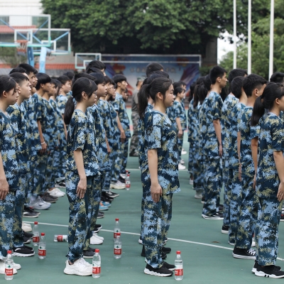 軍訓(xùn)